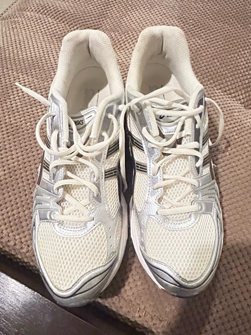 ASICS Gel Kayano 14 White Silver Cream Mens Athletic Running Shoes 11.5 Used